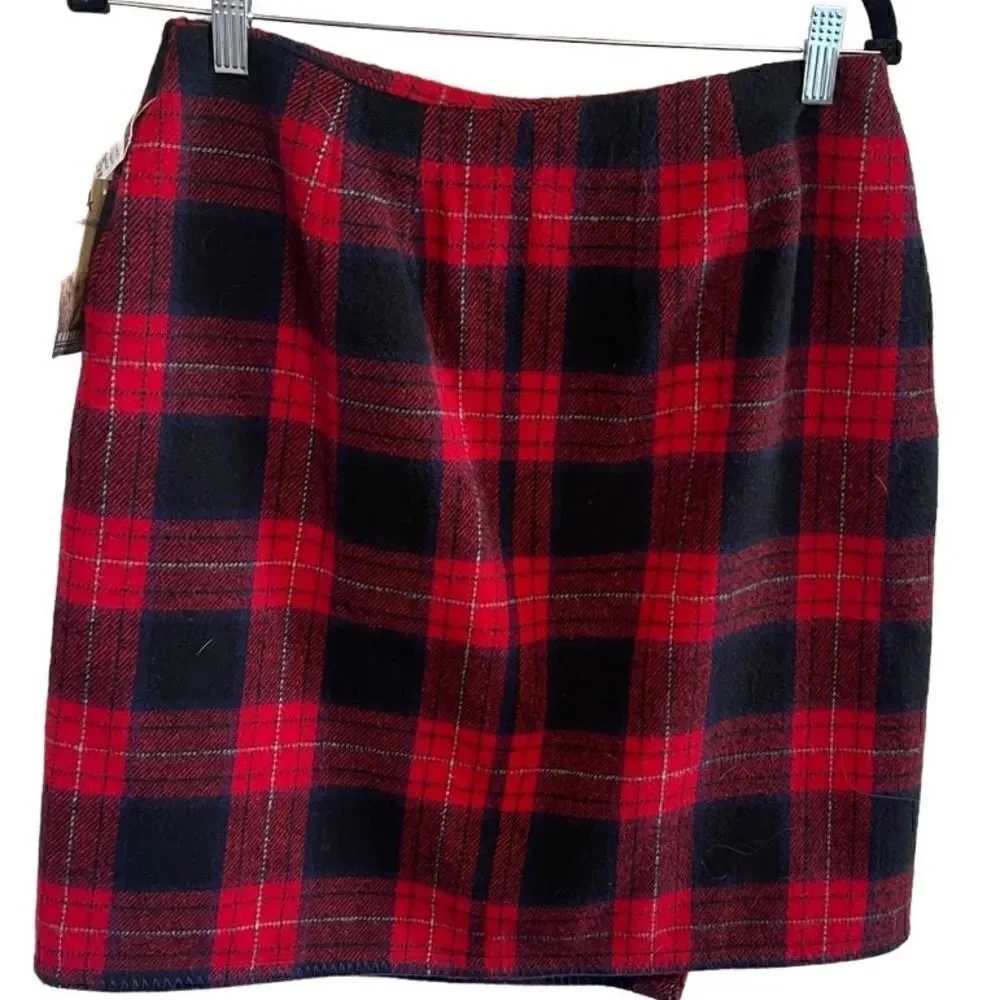 NWT- Vintage Old Stock- Marsh Landing Wool Plaid Red Navy Blue Wrap Skirt, 12